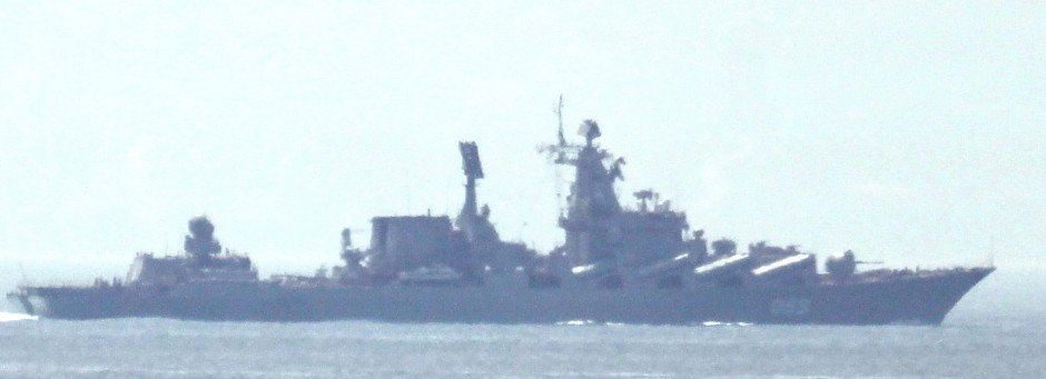 Heavily armed Russian Navy ships sail between Britain and Ireland