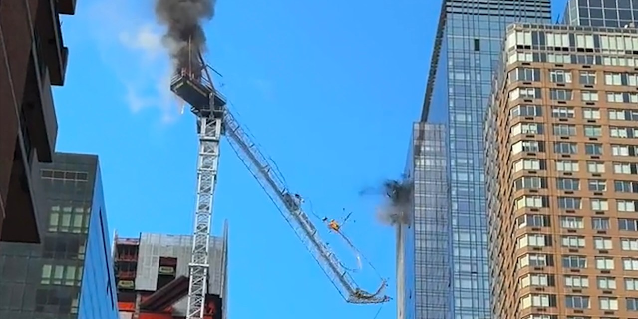 Manhattan crane collapses [VIDEO]