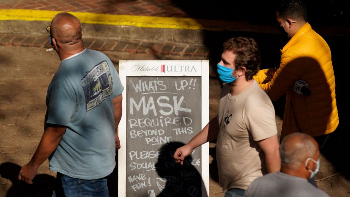 Covid Mask Mandates Back at US Schools, Hospitals, Hollywood Studio