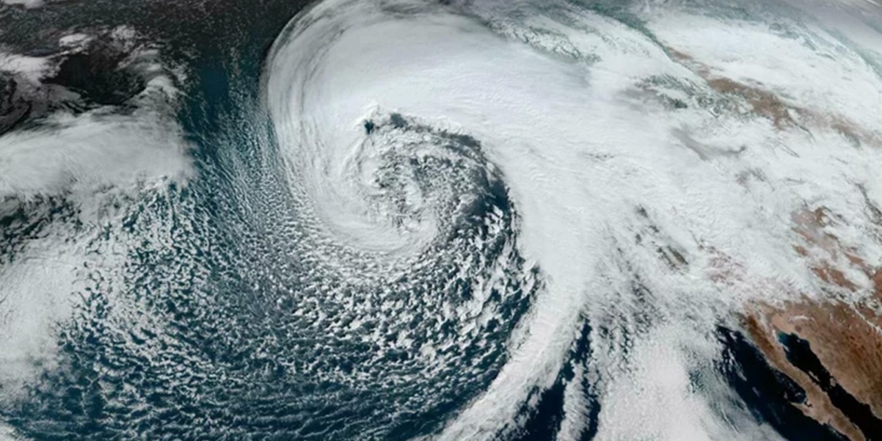 California Battered by Historic Power OUTAGES Affecting 1M People from Hurricane-Level Winds as First EVER Hurricane Alert was Issued