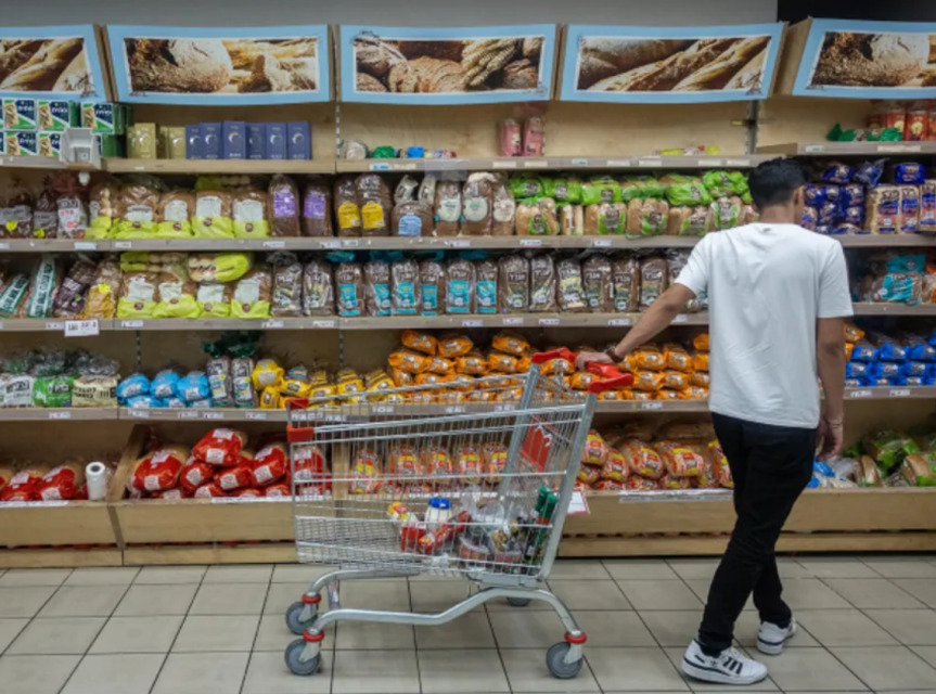 Israelis Rush to Supermarkets and Banks Fearing Potential Iranian Attack
