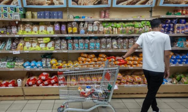 Israelis Rush to Supermarkets and Banks Fearing Potential Iranian Attack