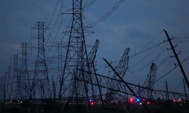 BREAKING! Houston Facing NO Power for Weeks or LONGER After Storms Cause Widespread Damage and MASSIVE Outages