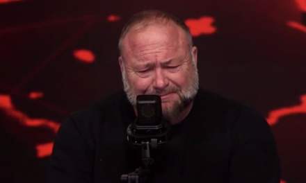 FEDS ATTEMPT TO SHUT DOWN INFOWARS TONIGHT – Alex Jones Breaks Down in Tears on Live Show