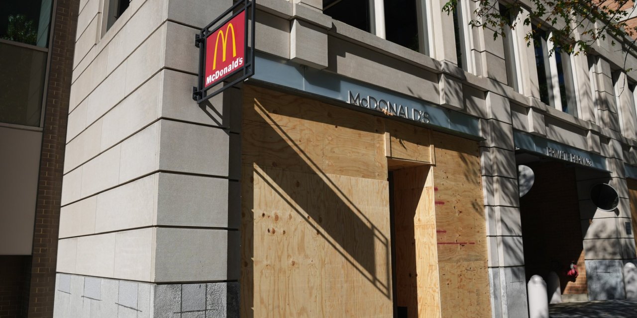 Trouble Coming: Washington, DC Stores Boarding-up Prior to Election Day