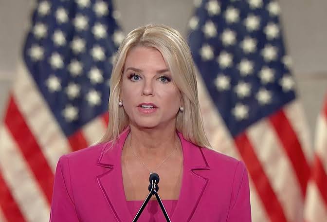 BREAKING: Pam Bondi is pushing to give federal prosecutors the power to indict members of Congress without needing approval from the DOJ Public Integrity Section.