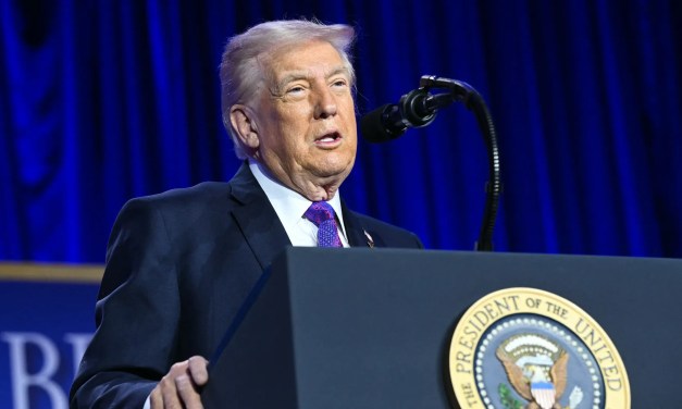 Trump video of Obama’s as Apes removed by White House – Trump says “I didn’t make a mistake”