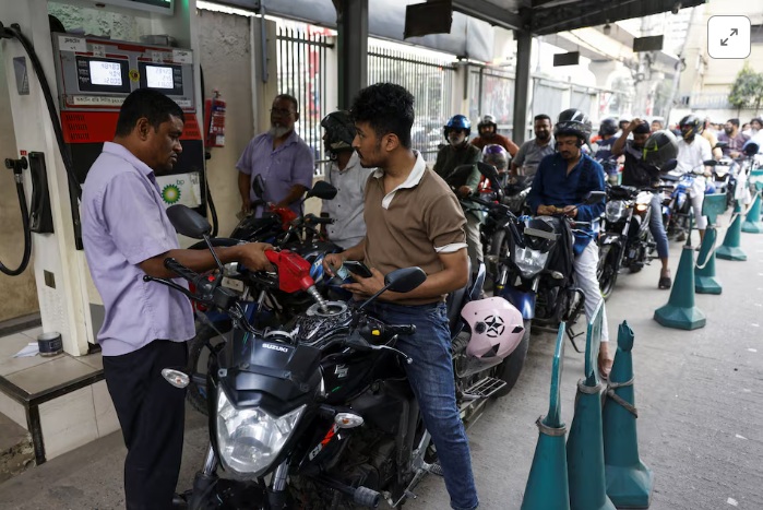 BREAKING: Bangladesh 🇧🇩 just rationed fuel nationwide, spurs panic buying